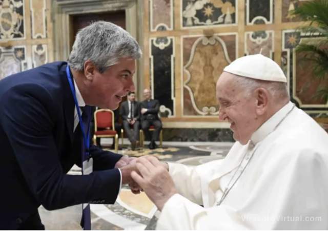 El rector de la Unne se reunió con el Papa Francisco